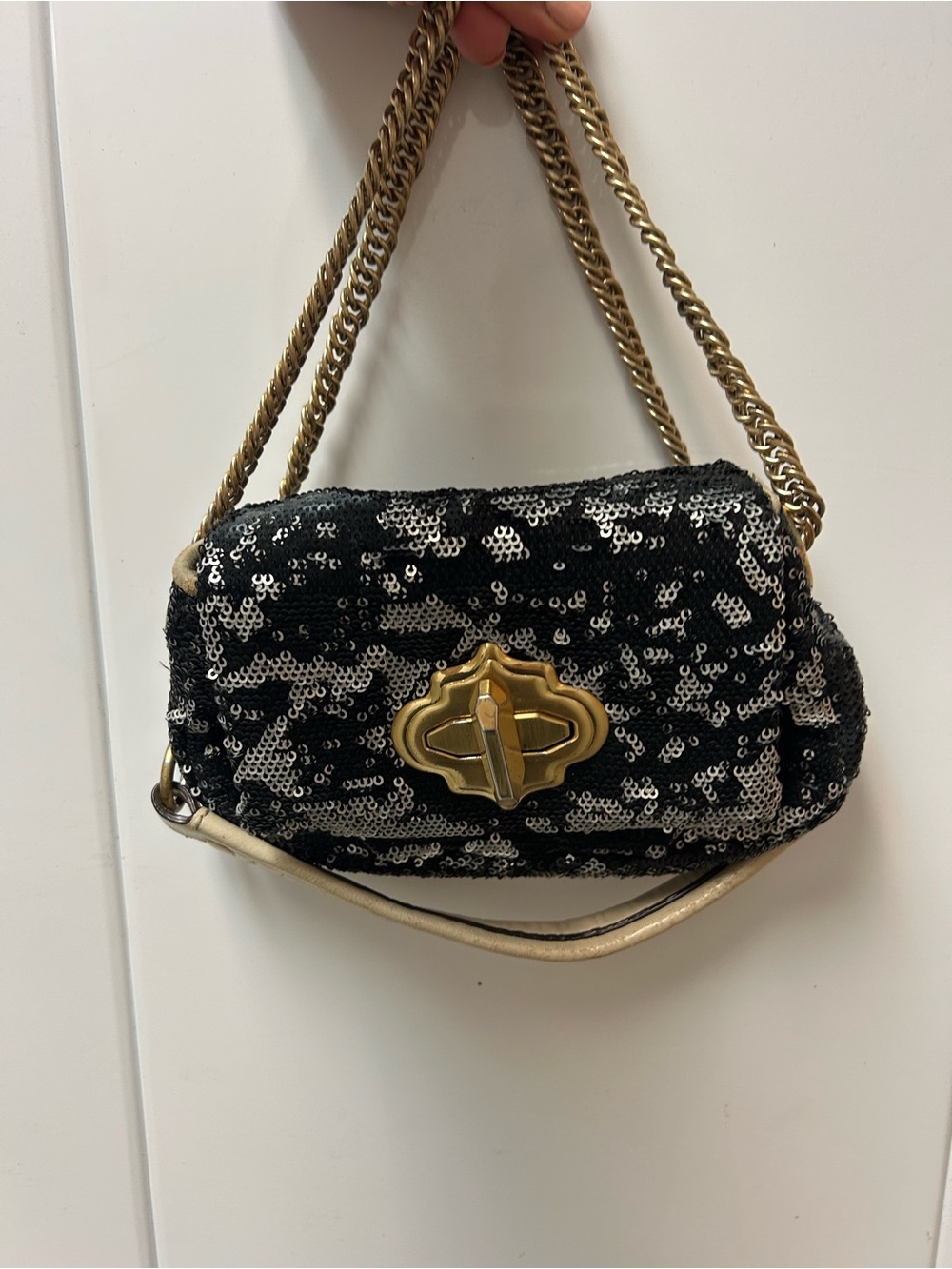 OrYANY Black Sequin Crossbody Bag with Gold Chain Strap